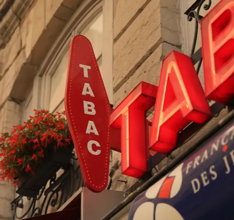 Rideau Métallique Buraliste Paris : Guide Complet 2025