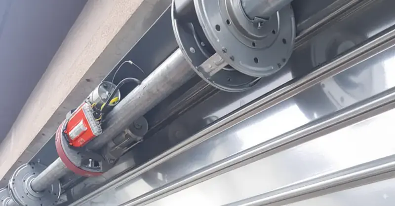Motorisation rideau métallique